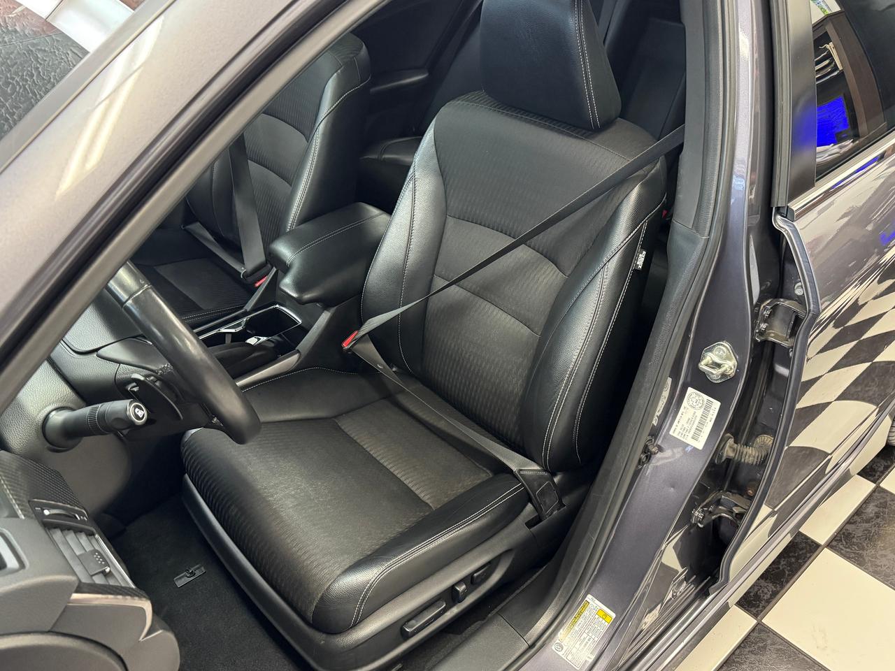 2016 Honda Accord Sport+Leather+Roof+ApplePlay+CLEAN CARFAX Photo