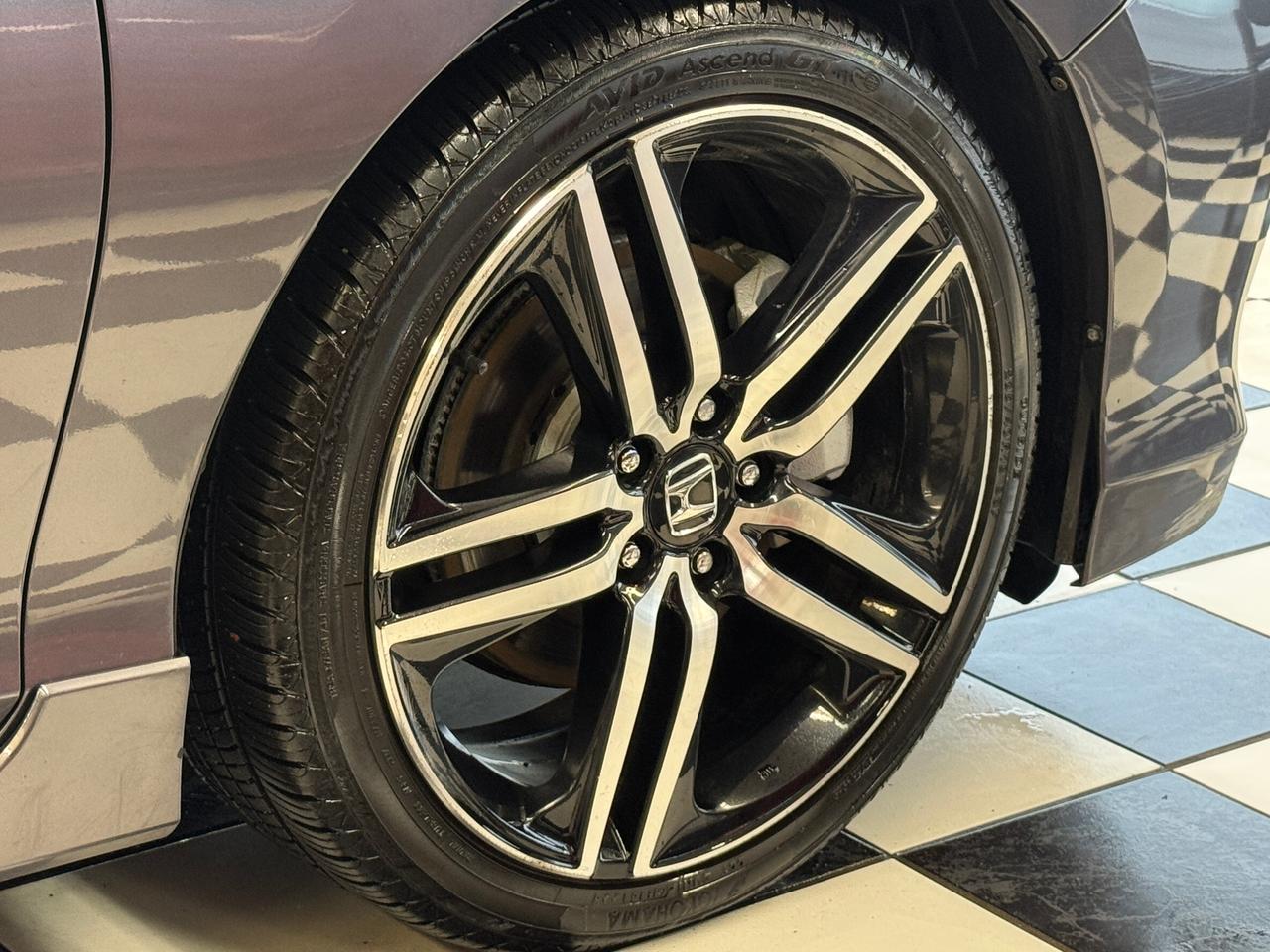 2016 Honda Accord Sport+Leather+Roof+ApplePlay+CLEAN CARFAX Photo