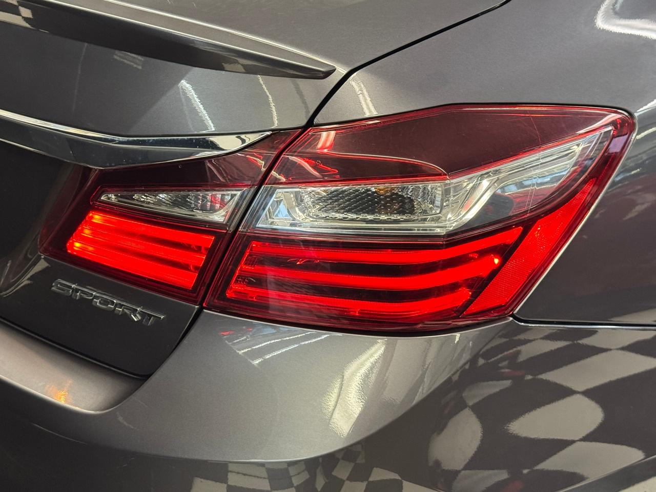 2016 Honda Accord Sport+Leather+Roof+ApplePlay+CLEAN CARFAX Photo