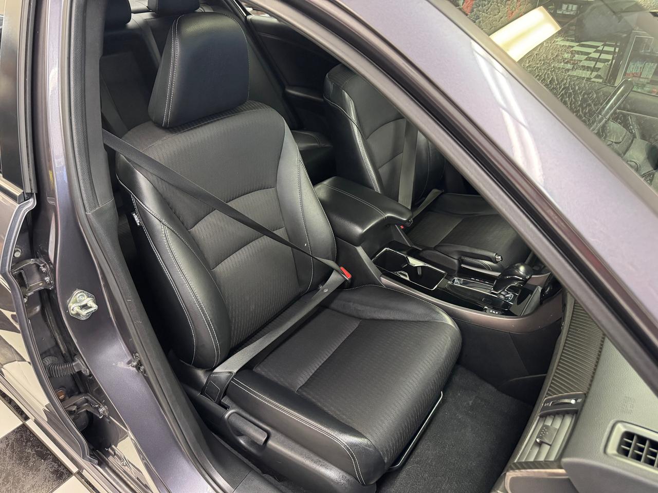 2016 Honda Accord Sport+Leather+Roof+ApplePlay+CLEAN CARFAX Photo