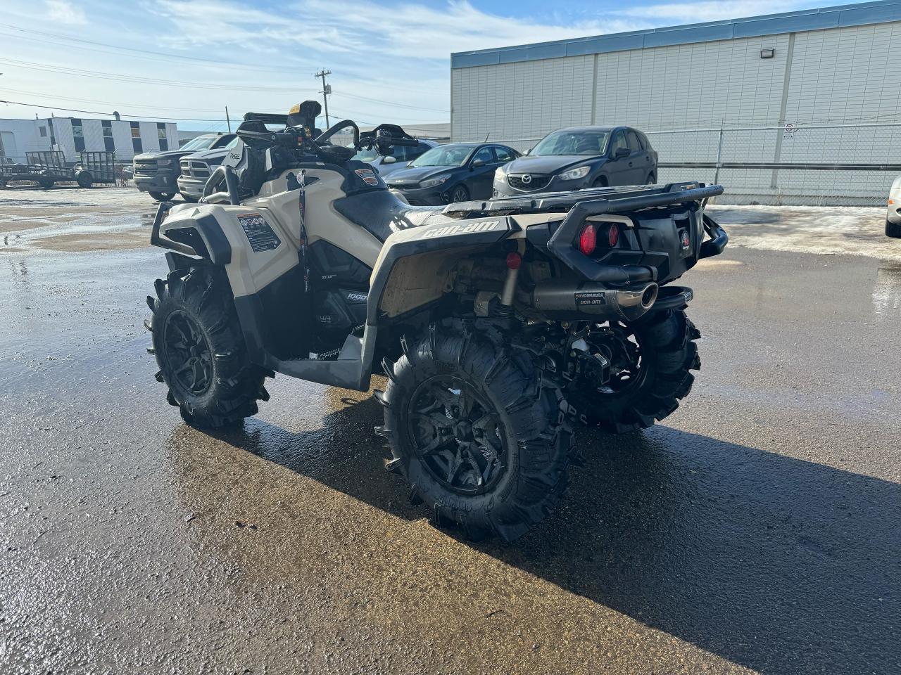 2023 Can-Am Outlander 1000 XMR $115 B/W - Photo #5