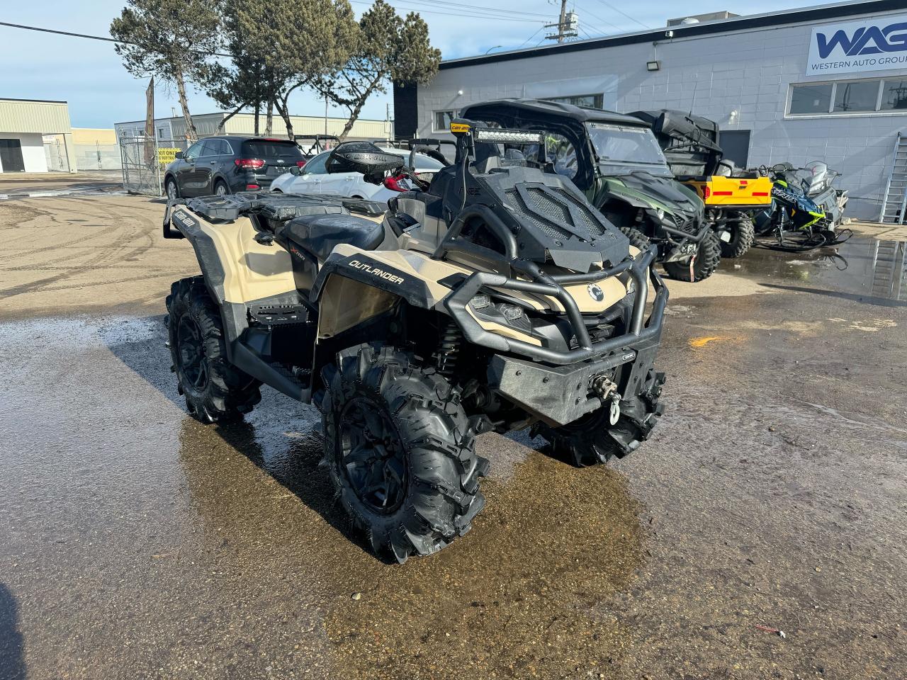 2023 Can-Am Outlander 1000 XMR $115 B/W - Photo #4