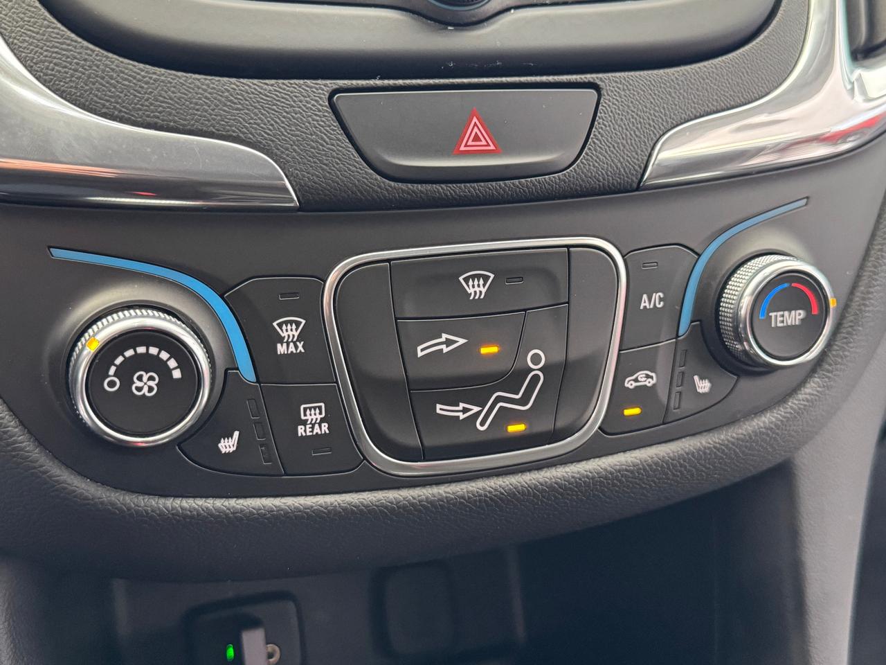 2018 Chevrolet Equinox LT AWD+ApplePlay+Camera+Remote Start+CLEAN CARFAX Photo