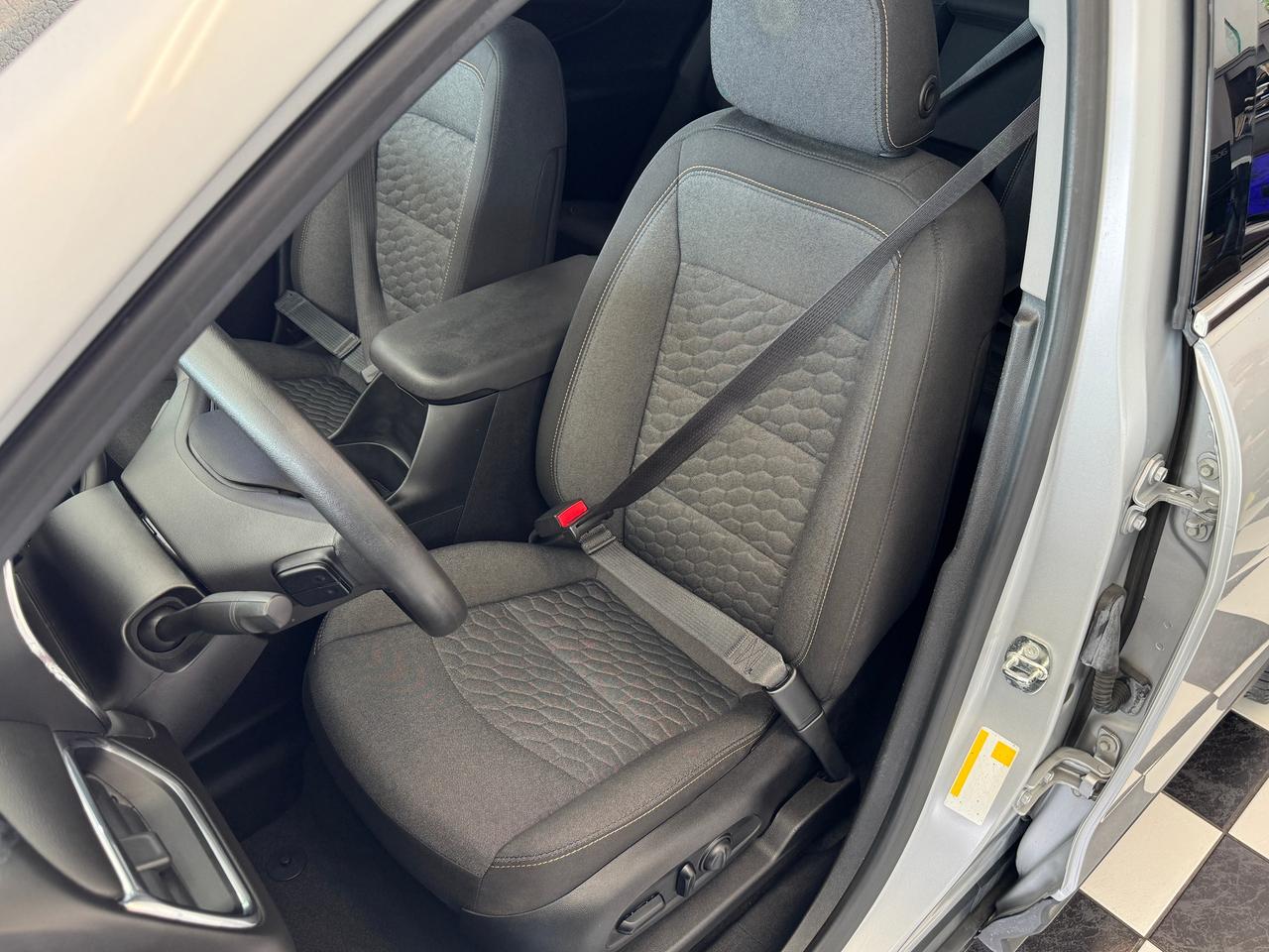 2018 Chevrolet Equinox LT AWD+ApplePlay+Camera+Remote Start+CLEAN CARFAX Photo