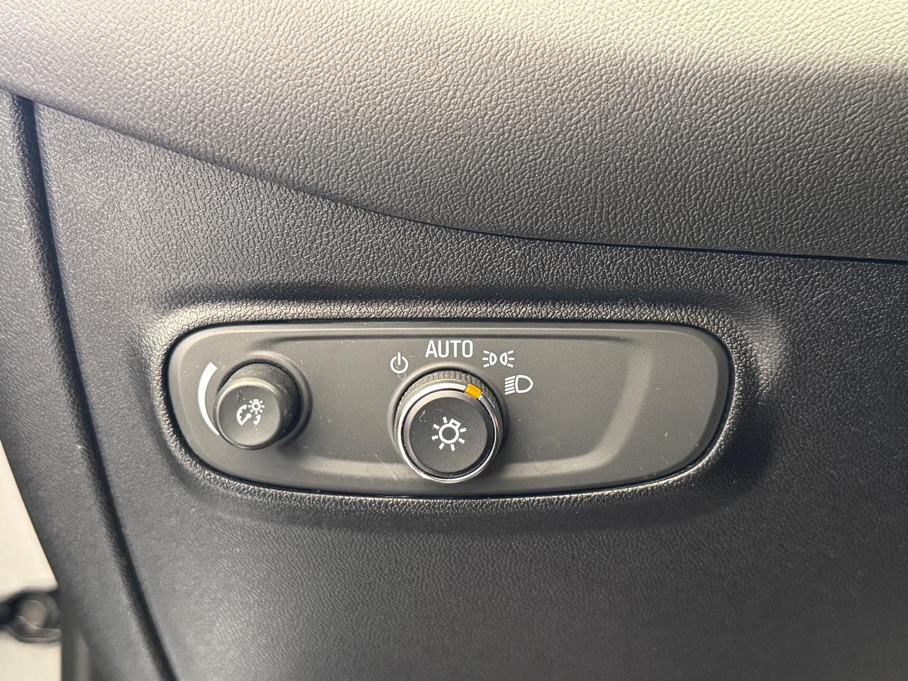 2018 Chevrolet Equinox LT AWD+ApplePlay+Camera+Remote Start+CLEAN CARFAX Photo