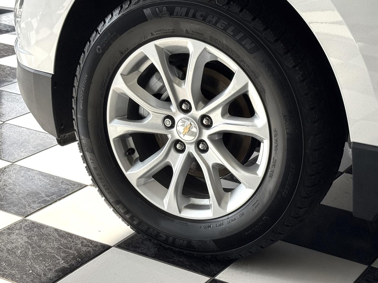 2018 Chevrolet Equinox LT AWD+ApplePlay+Camera+Remote Start+CLEAN CARFAX Photo