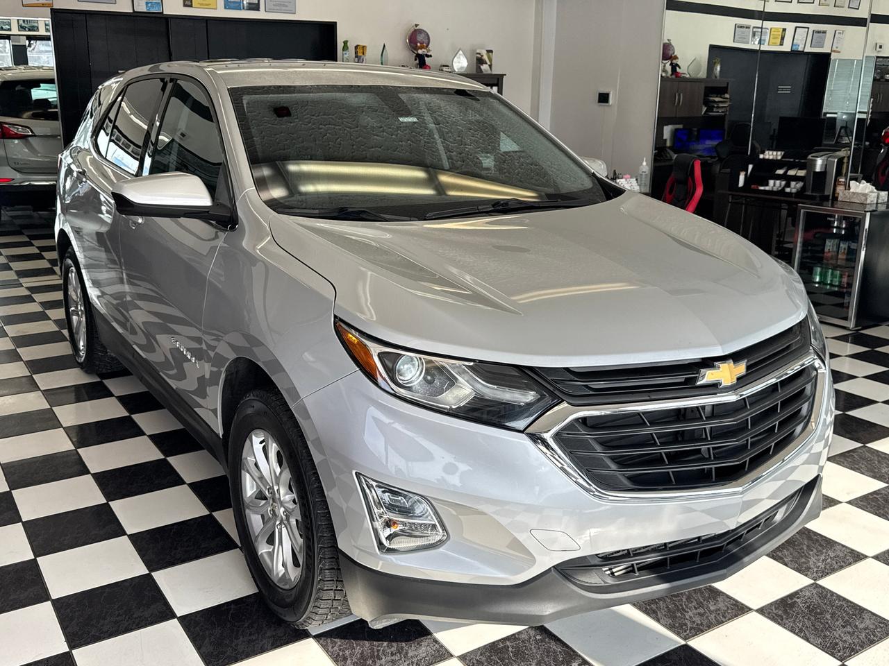 2018 Chevrolet Equinox LT AWD+ApplePlay+Camera+Remote Start+CLEAN CARFAX Photo