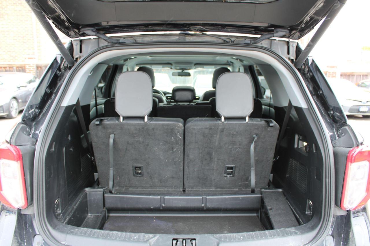 2023 Ford Explorer XLT 4WD - Photo #10