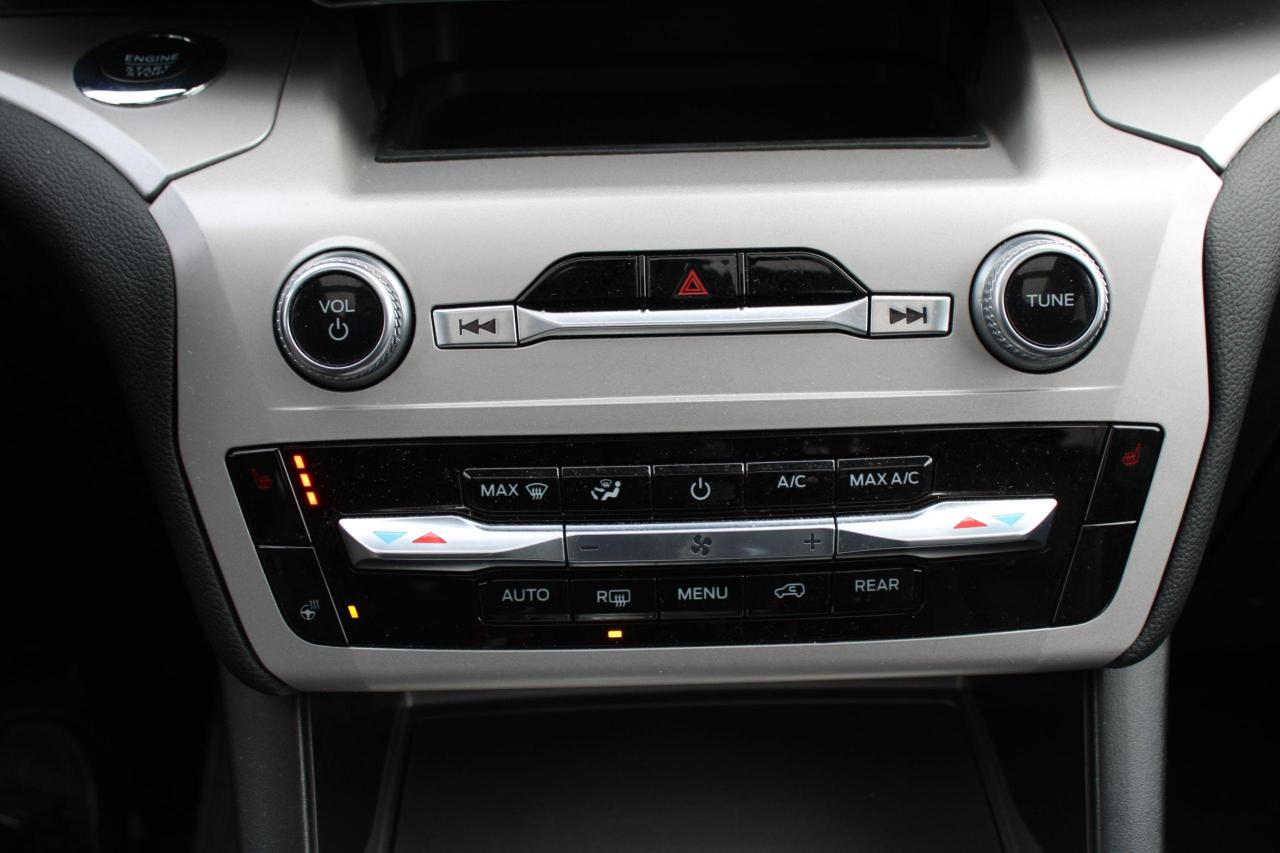 2023 Ford Explorer XLT 4WD - Photo #22