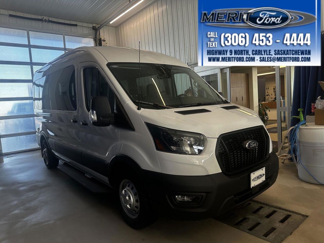 2024 Ford Transit Passenger Wagon XL Photo5
