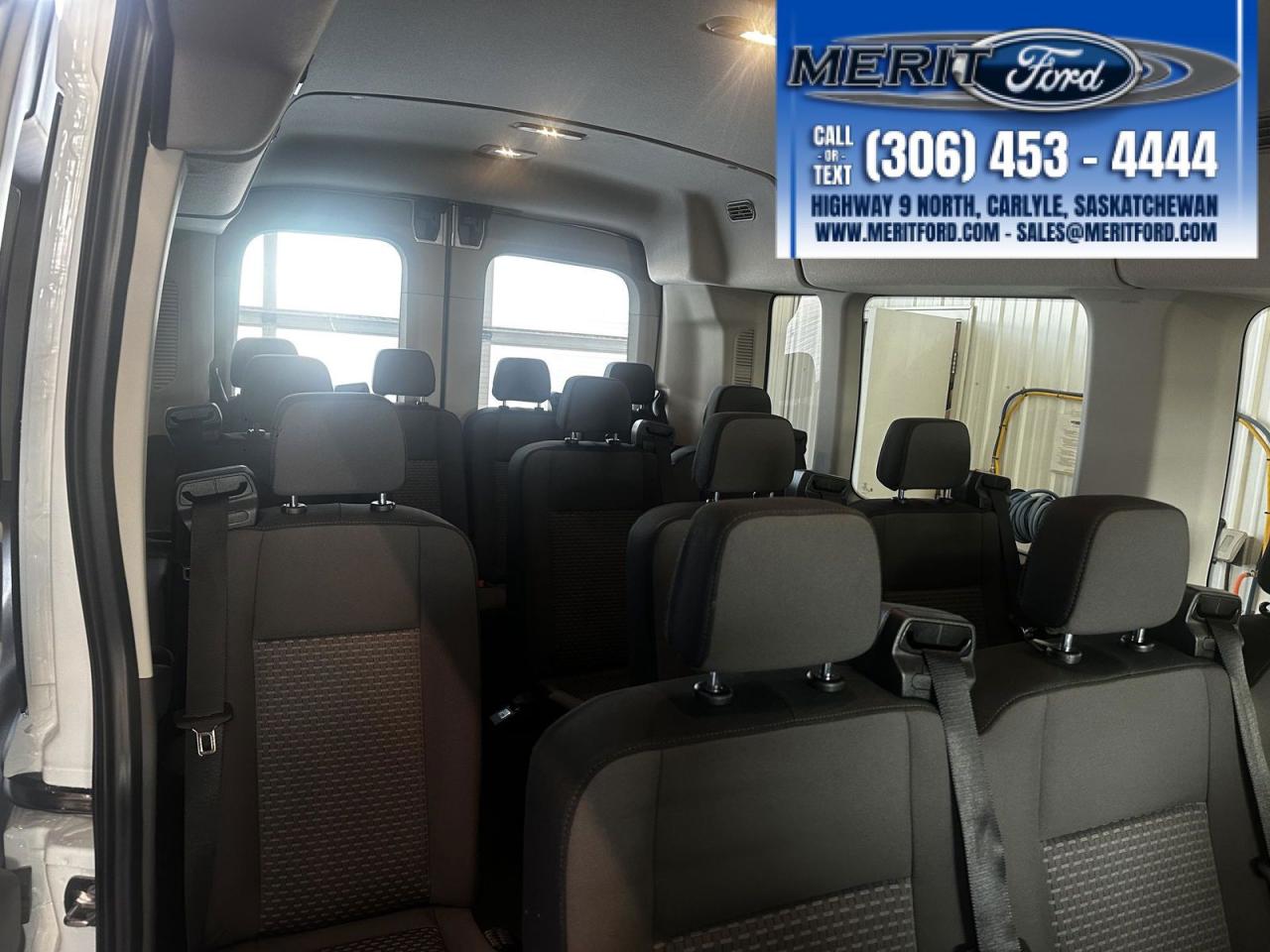 2024 Ford Transit Passenger Wagon XL Photo5
