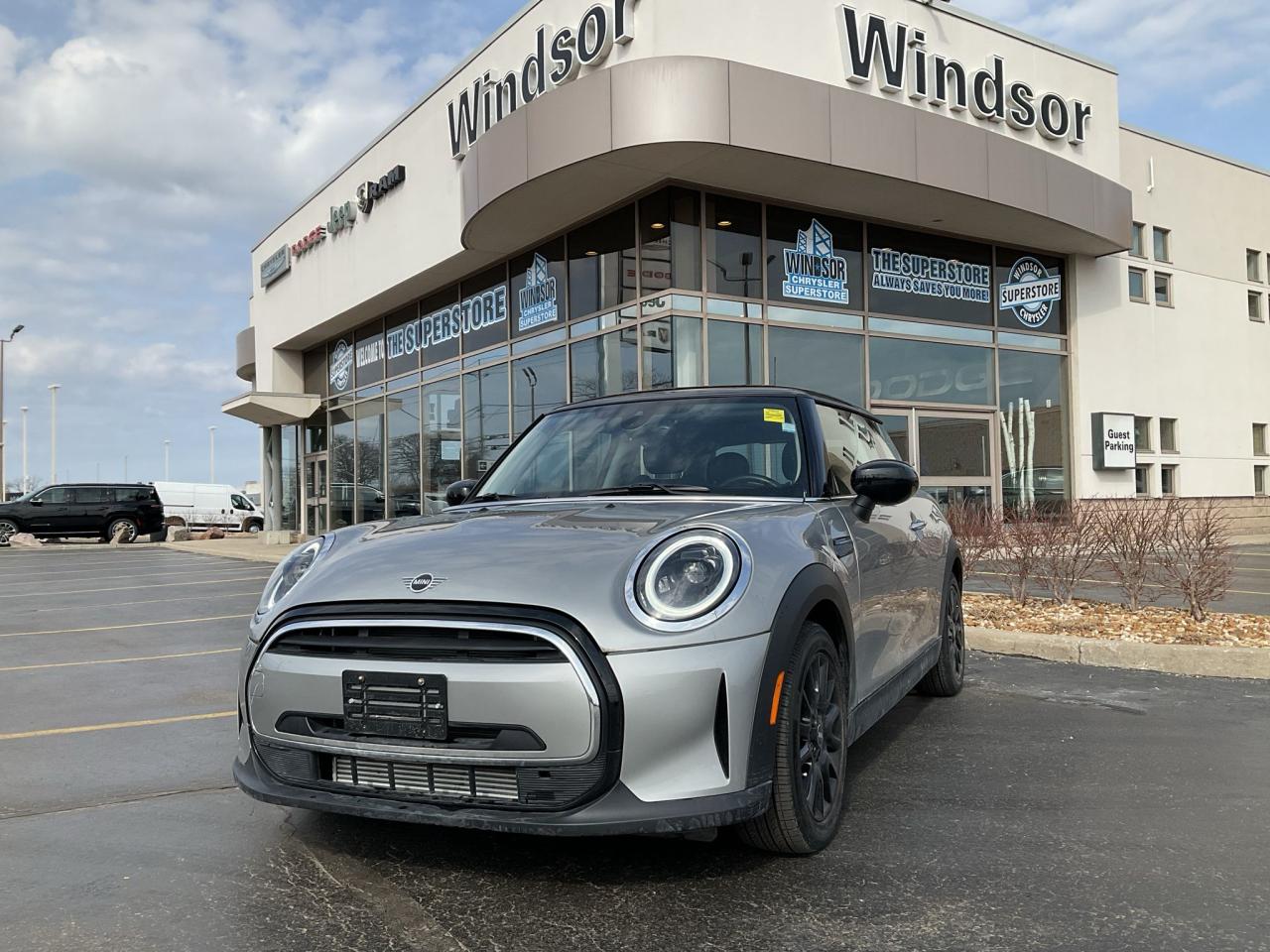 Used 2024 MINI Cooper LOW KMS/1 OWNER for sale in Windsor, ON