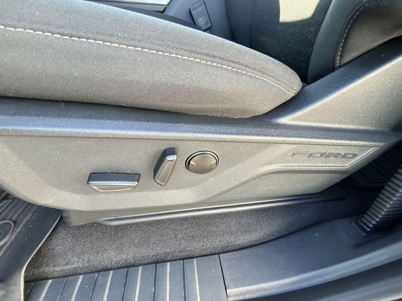2023 Ford F-150 XLT 4WD SuperCrew 5.5' Box Photo5