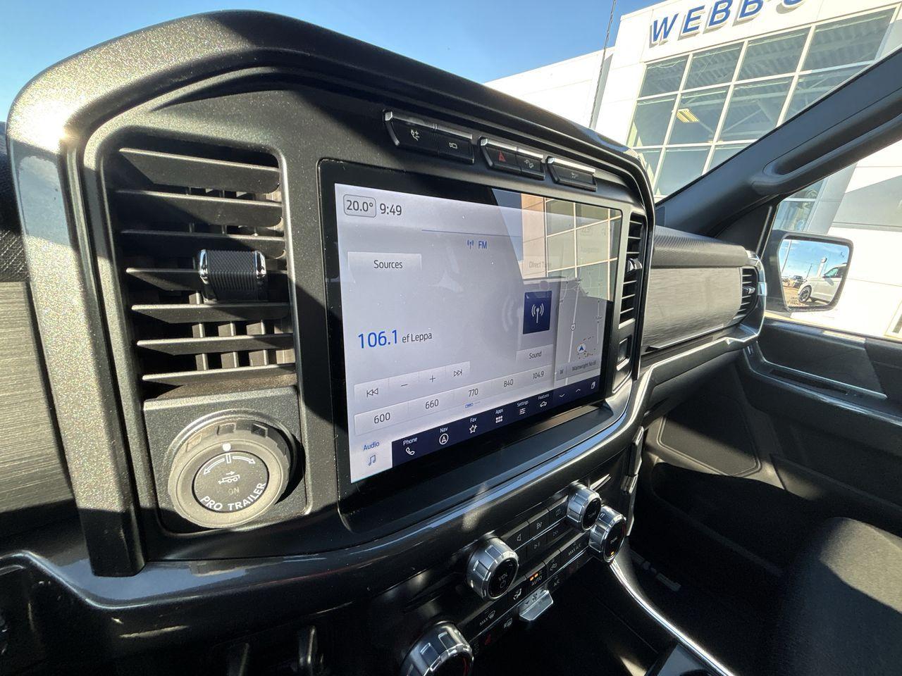 2023 Ford F-150 XLT 4WD SuperCrew 5.5' Box Photo5