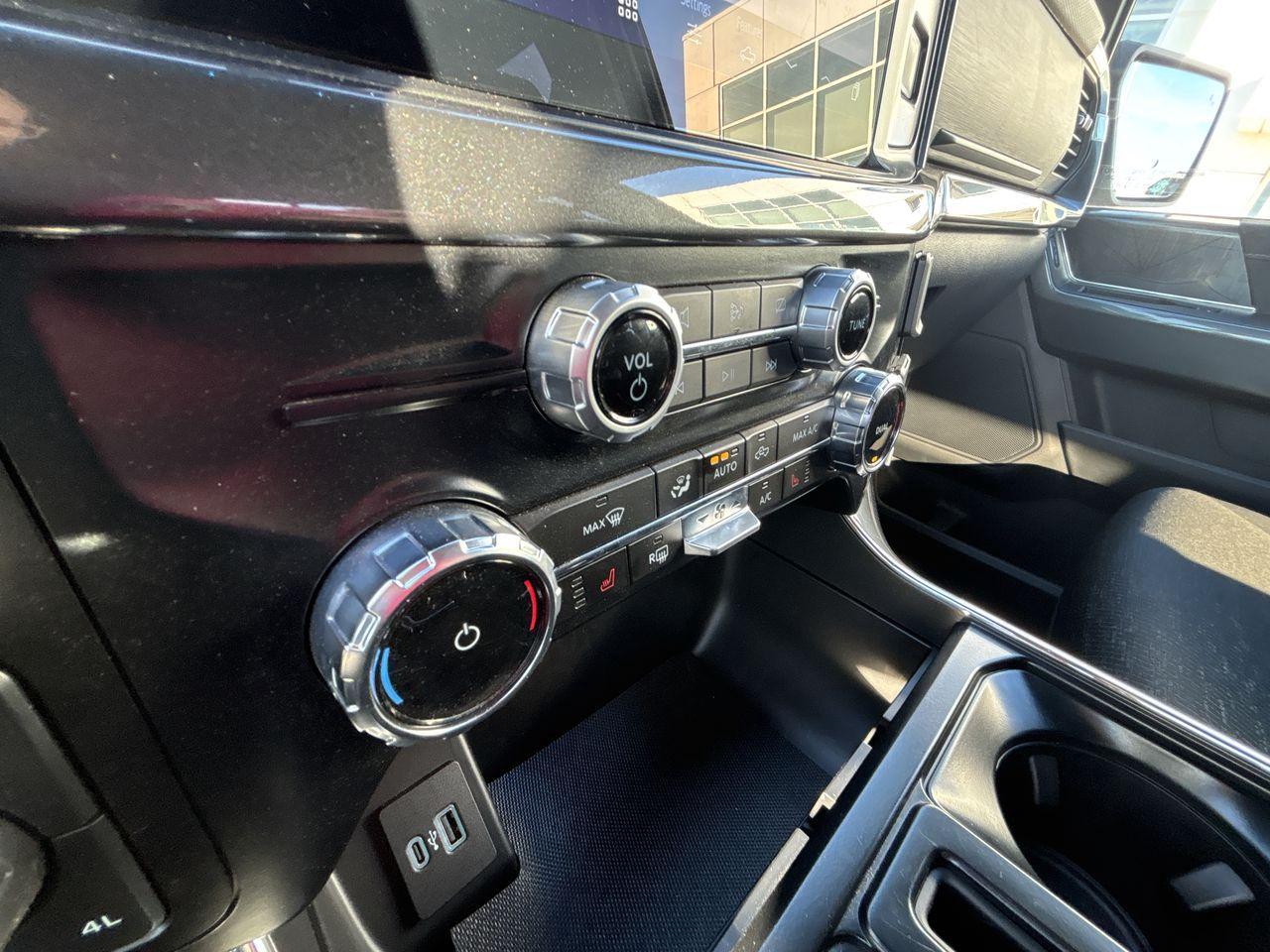 2023 Ford F-150 XLT 4WD SuperCrew 5.5' Box Photo5