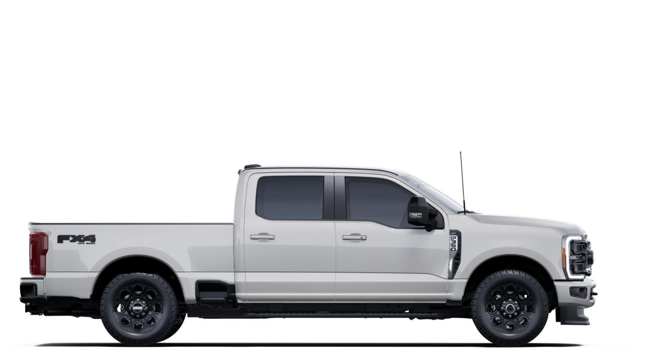 2025 Ford SUPERDUTY F-350® XLT Photo4