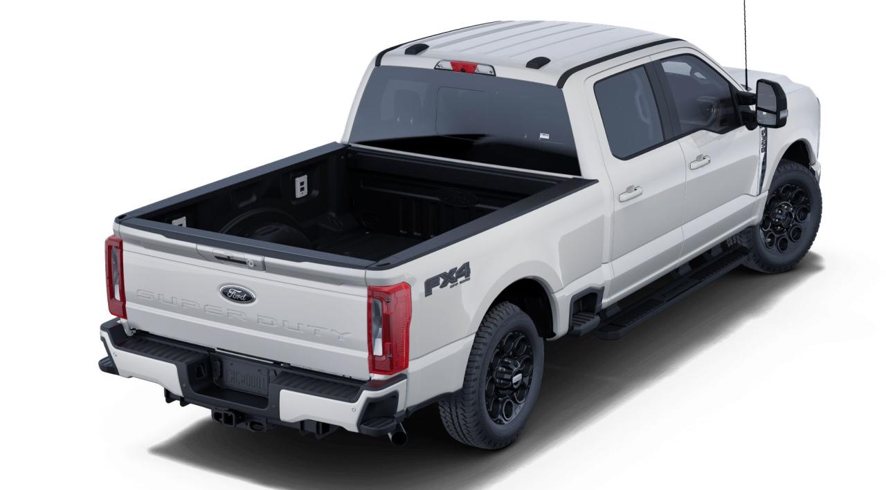 2025 Ford SUPERDUTY F-350® XLT Photo