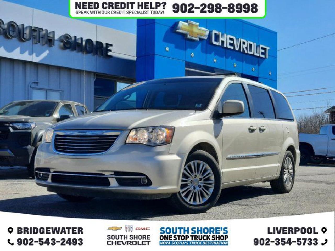 Used 2015 Chrysler Town & Country TOURING for sale in Bridgewater, NS