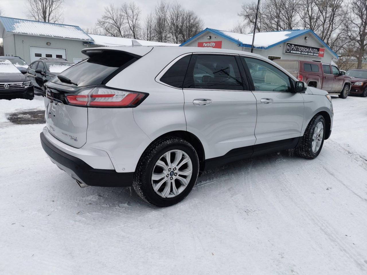 2019 Ford Edge Titanium - Photo #4