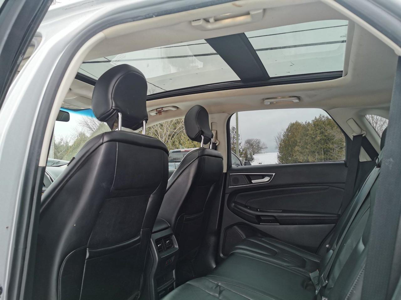 2019 Ford Edge Titanium - Photo #32