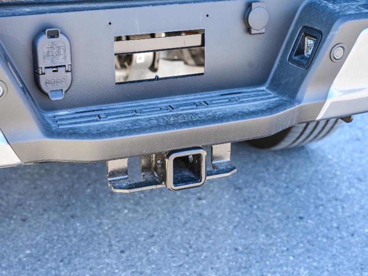 2025 Ford F-150 Lightning Flash Photo4