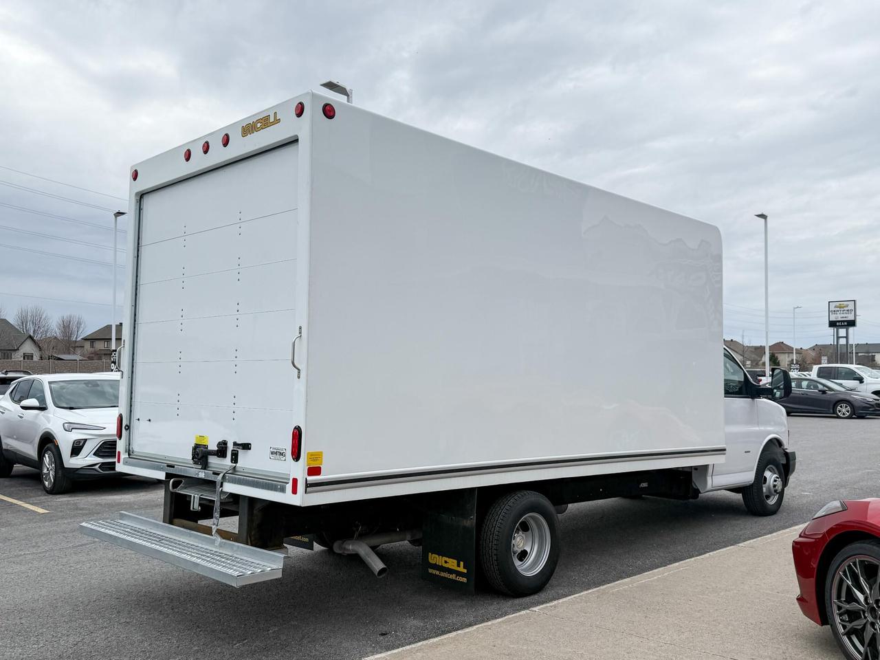 2024 Chevrolet Express Cutaway Work Van 6.6L V8, CLOTH SEATS, AIR CONDITIONING, CRUISE CONTROL, MP3 PLAYER Photo