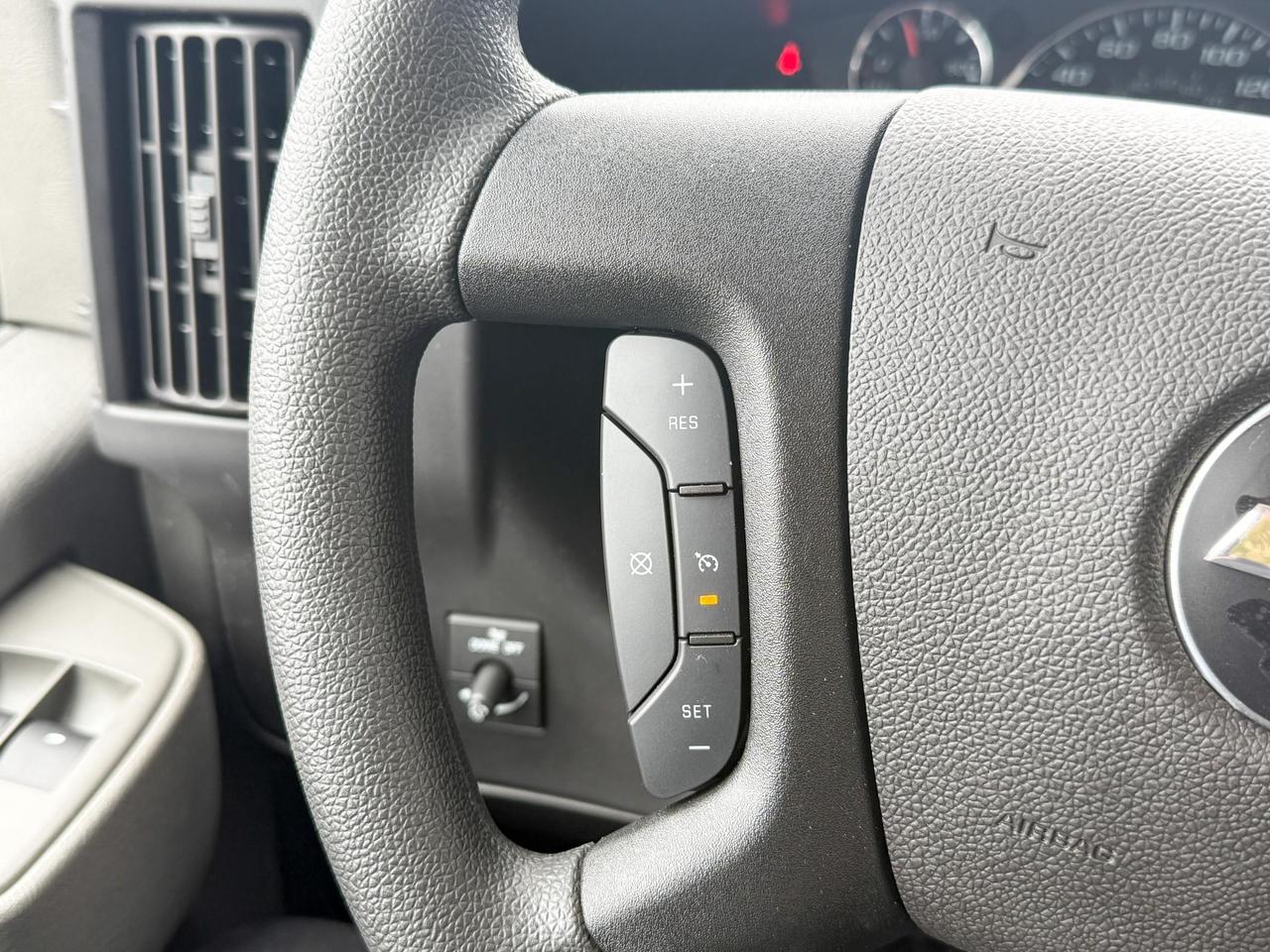 2024 Chevrolet Express Cutaway Work Van 6.6L V8, CLOTH SEATS, AIR CONDITIONING, CRUISE CONTROL, MP3 PLAYER Photo