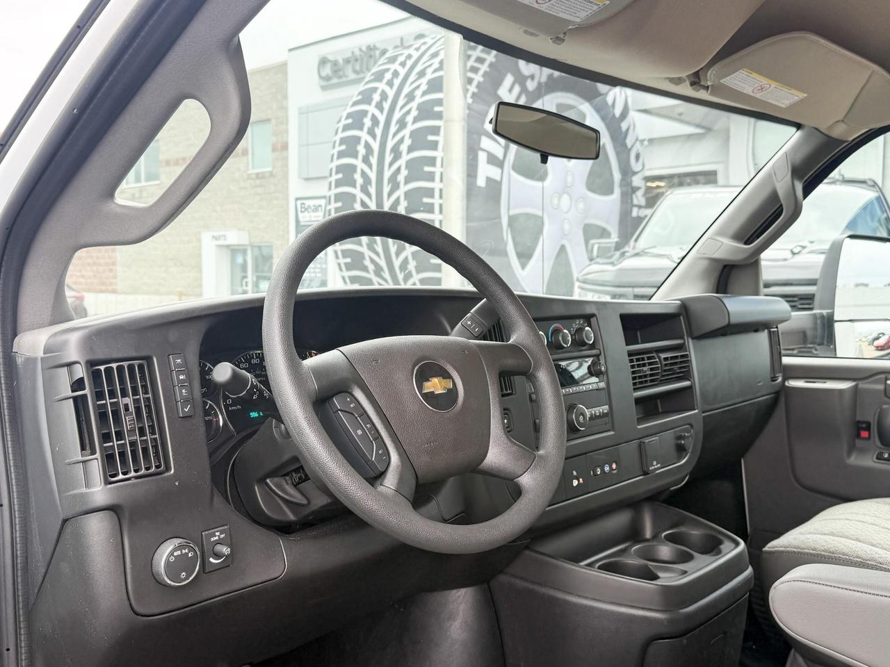 2024 Chevrolet Express Cutaway 4500 4500 Van 6.6L V8, CLOTH SEATS, AIR CONDITIONING, CRUISE CONTROL, MP3 PLAYER Photo