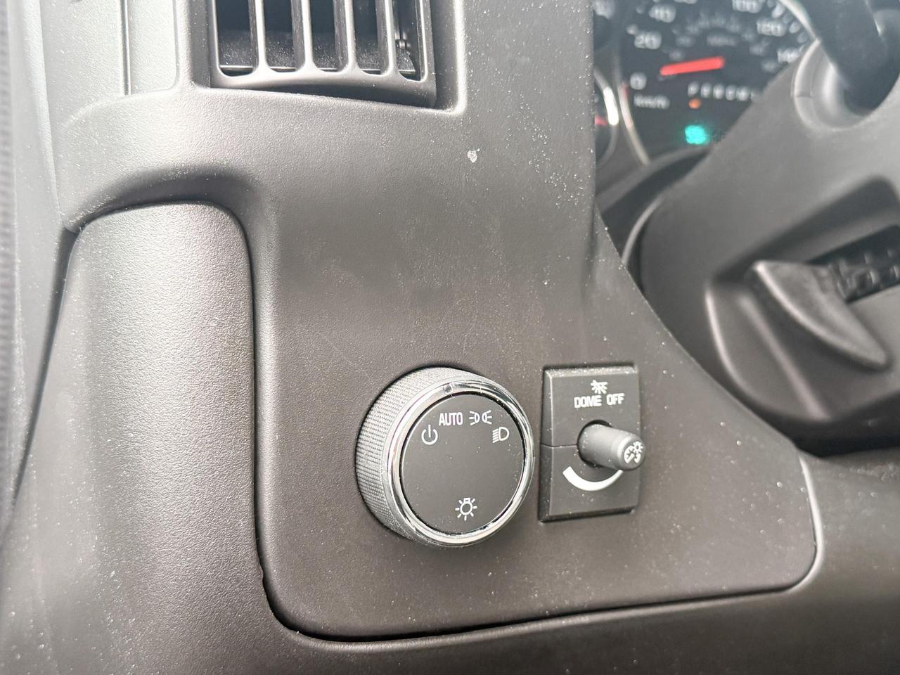 2024 Chevrolet Express Cutaway 4500 4500 Van 6.6L V8, CLOTH SEATS, AIR CONDITIONING, CRUISE CONTROL, MP3 PLAYER Photo