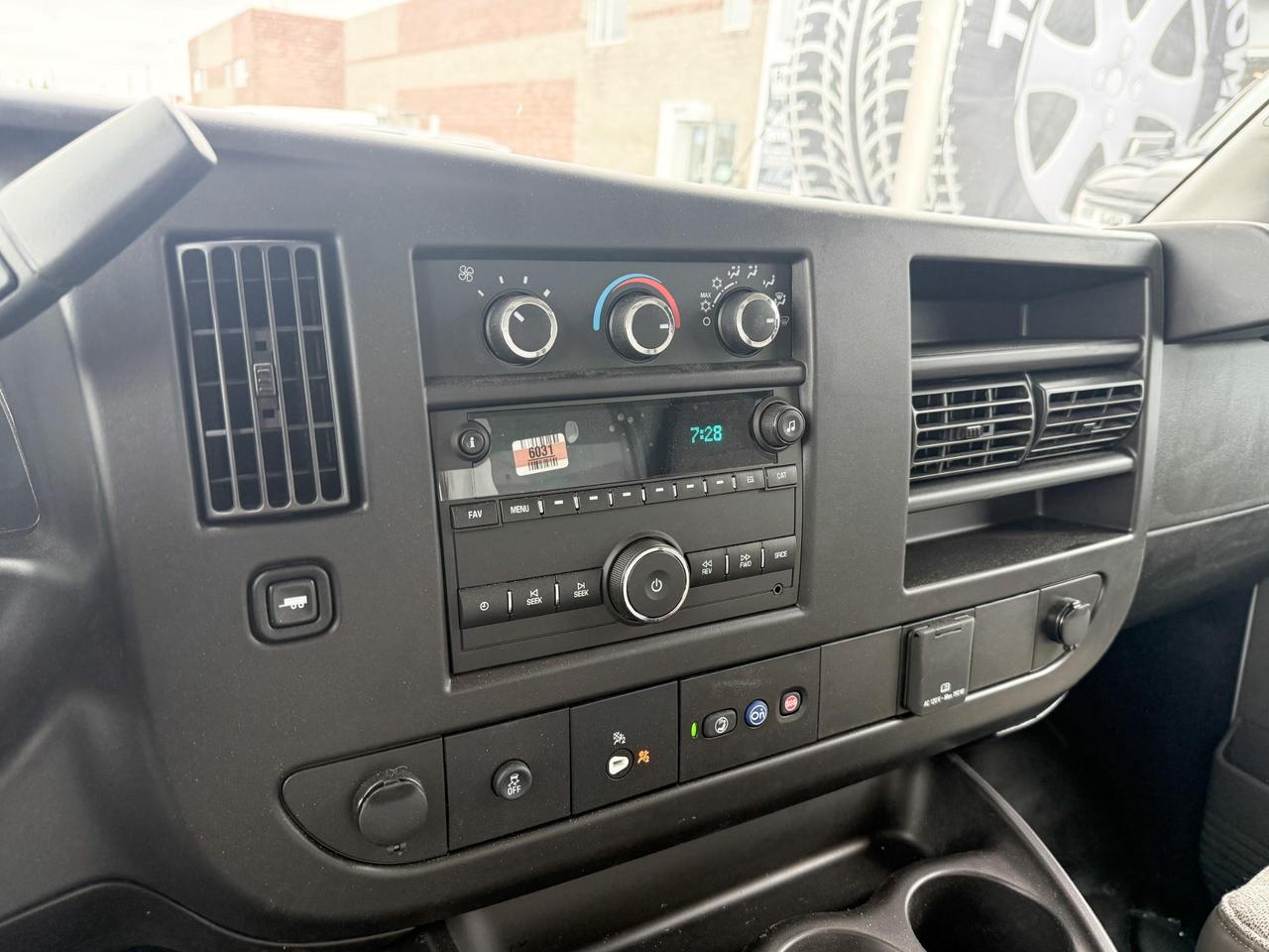 2024 Chevrolet Express Cutaway 4500 4500 Van 6.6L V8, CLOTH SEATS, AIR CONDITIONING, CRUISE CONTROL, MP3 PLAYER Photo