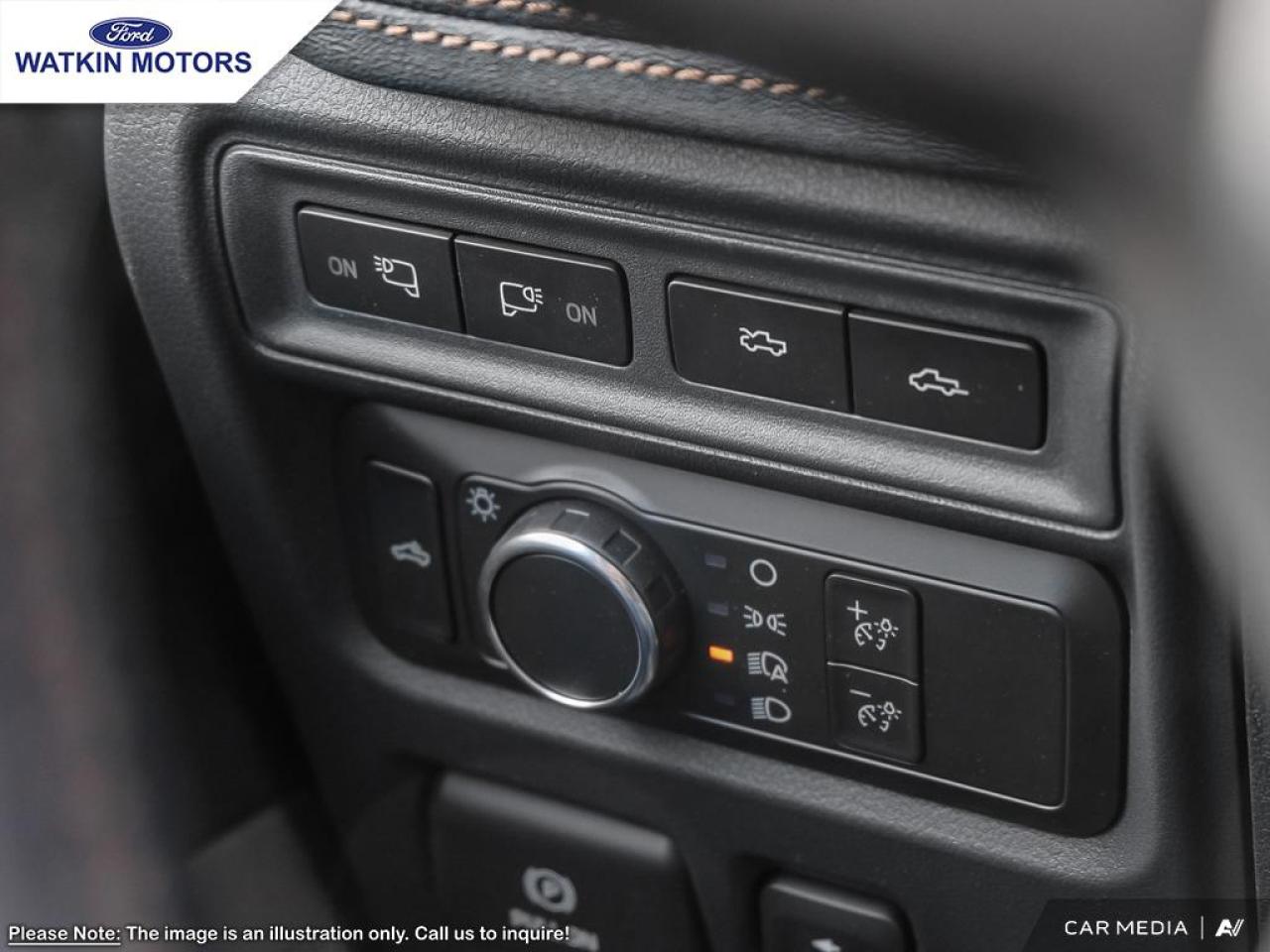 2025 Ford F-150 Lightning Lariat Photo24