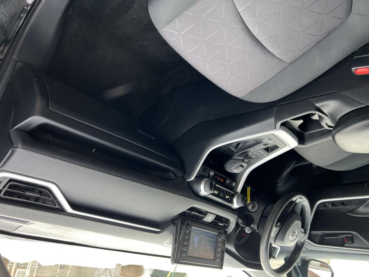 2019 Toyota RAV4 LE AWD - Photo #10