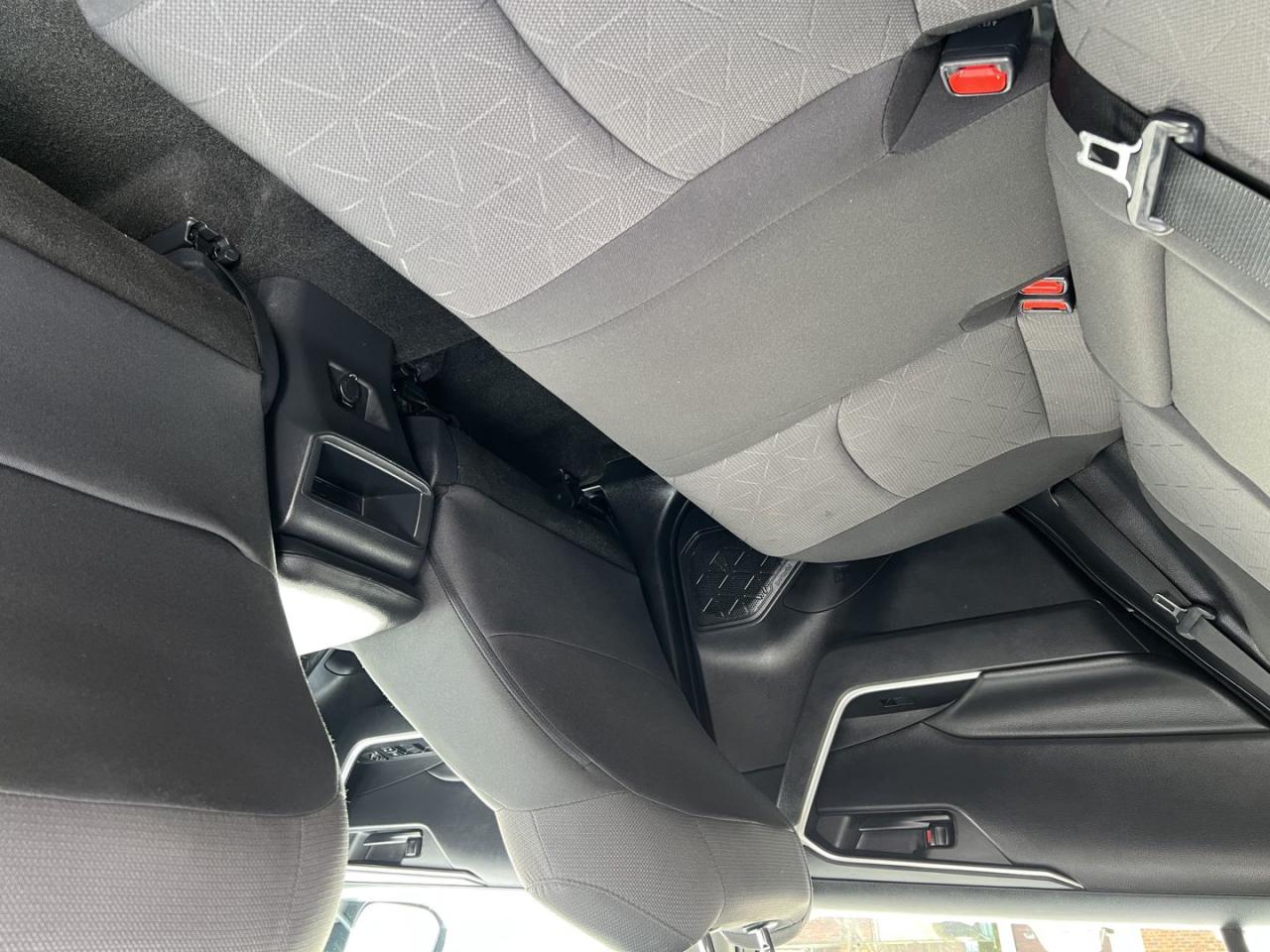 2019 Toyota RAV4 LE AWD - Photo #11
