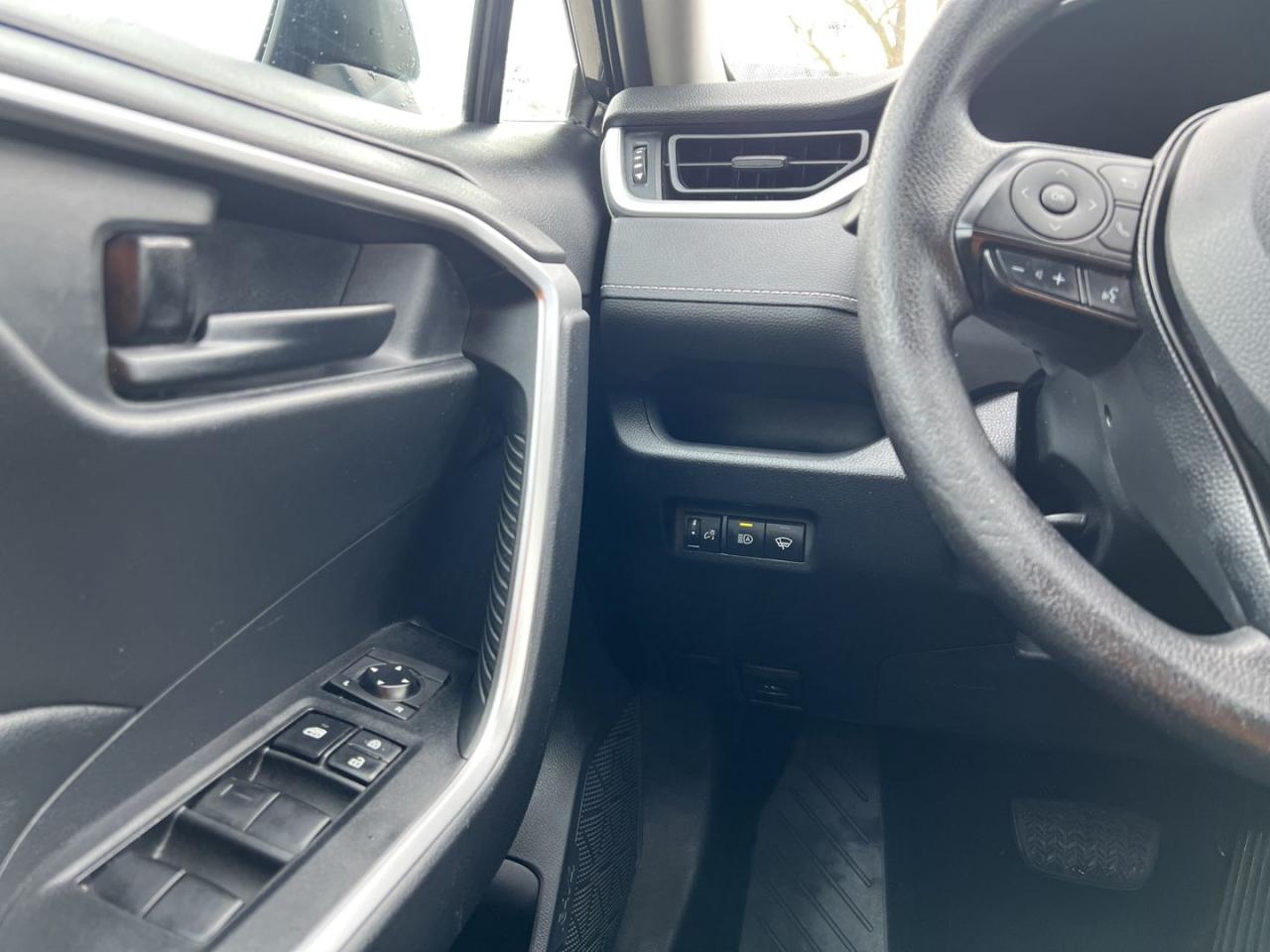 2019 Toyota RAV4 LE AWD - Photo #19