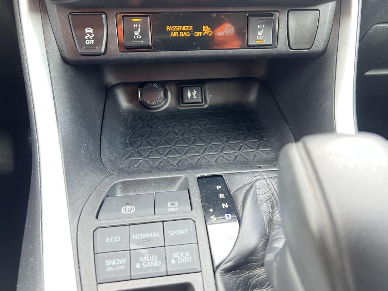 2019 Toyota RAV4 LE AWD - Photo #23