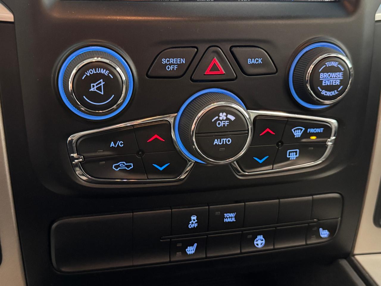2019 RAM 1500 Classic SLT Black PKG+Roof+Remote Start+CLEAN CARFAX - Photo #17
