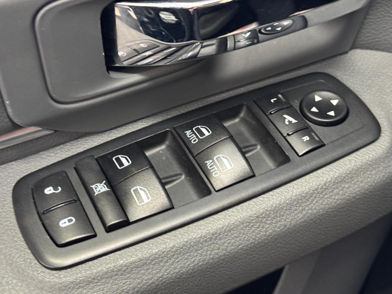 2019 RAM 1500 Classic SLT Black PKG+Roof+Remote Start+CLEAN CARFAX - Photo #48