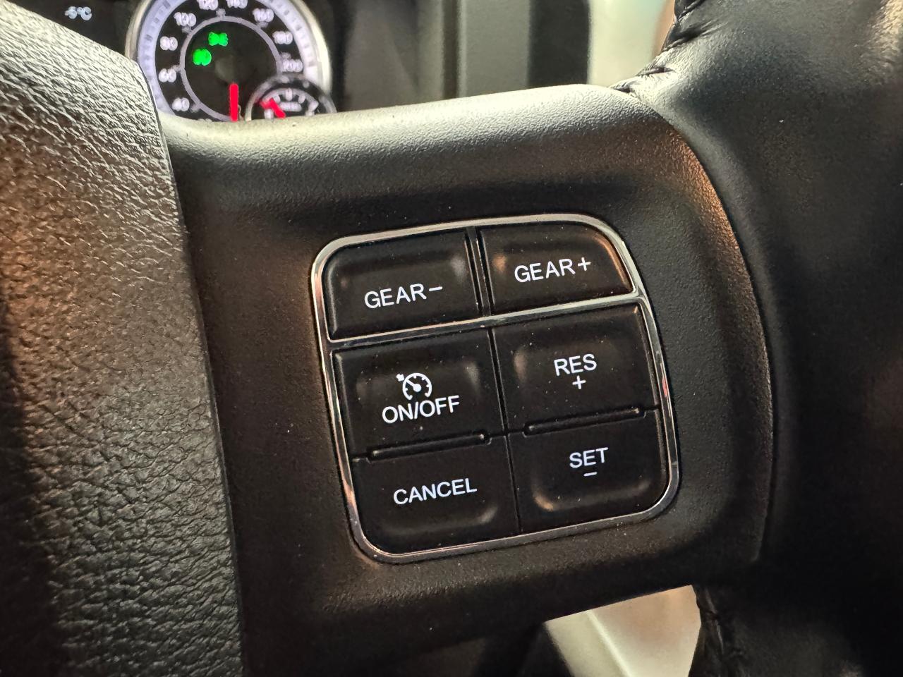 2019 RAM 1500 Classic SLT Black PKG+Roof+Remote Start+CLEAN CARFAX - Photo #44