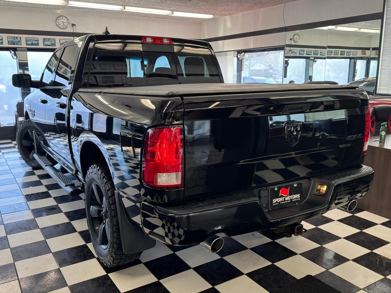 2019 RAM 1500 Classic SLT Black PKG+Roof+Remote Start+CLEAN CARFAX - Photo #18