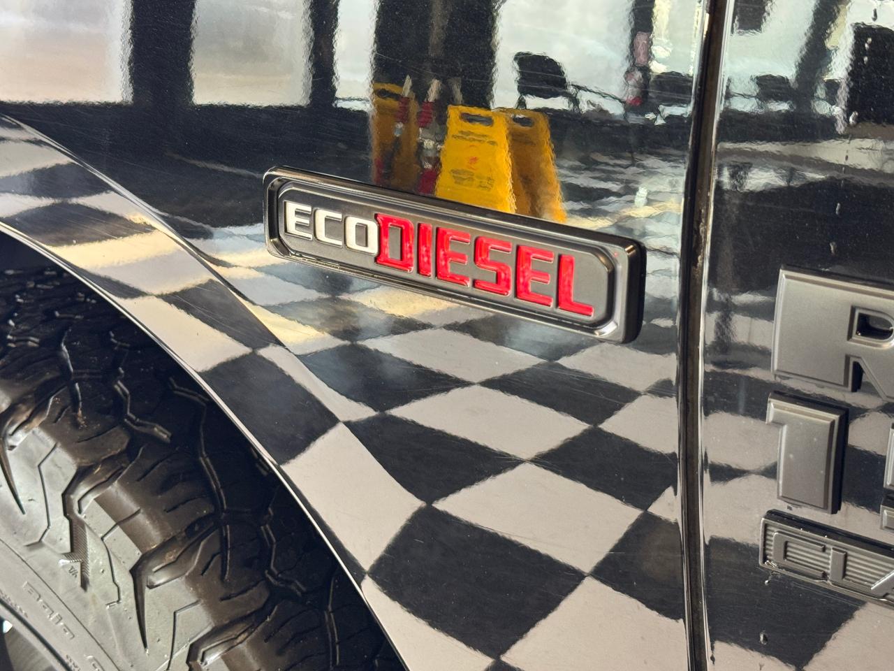 2019 RAM 1500 Classic SLT Black PKG+Roof+Remote Start+CLEAN CARFAX - Photo #4
