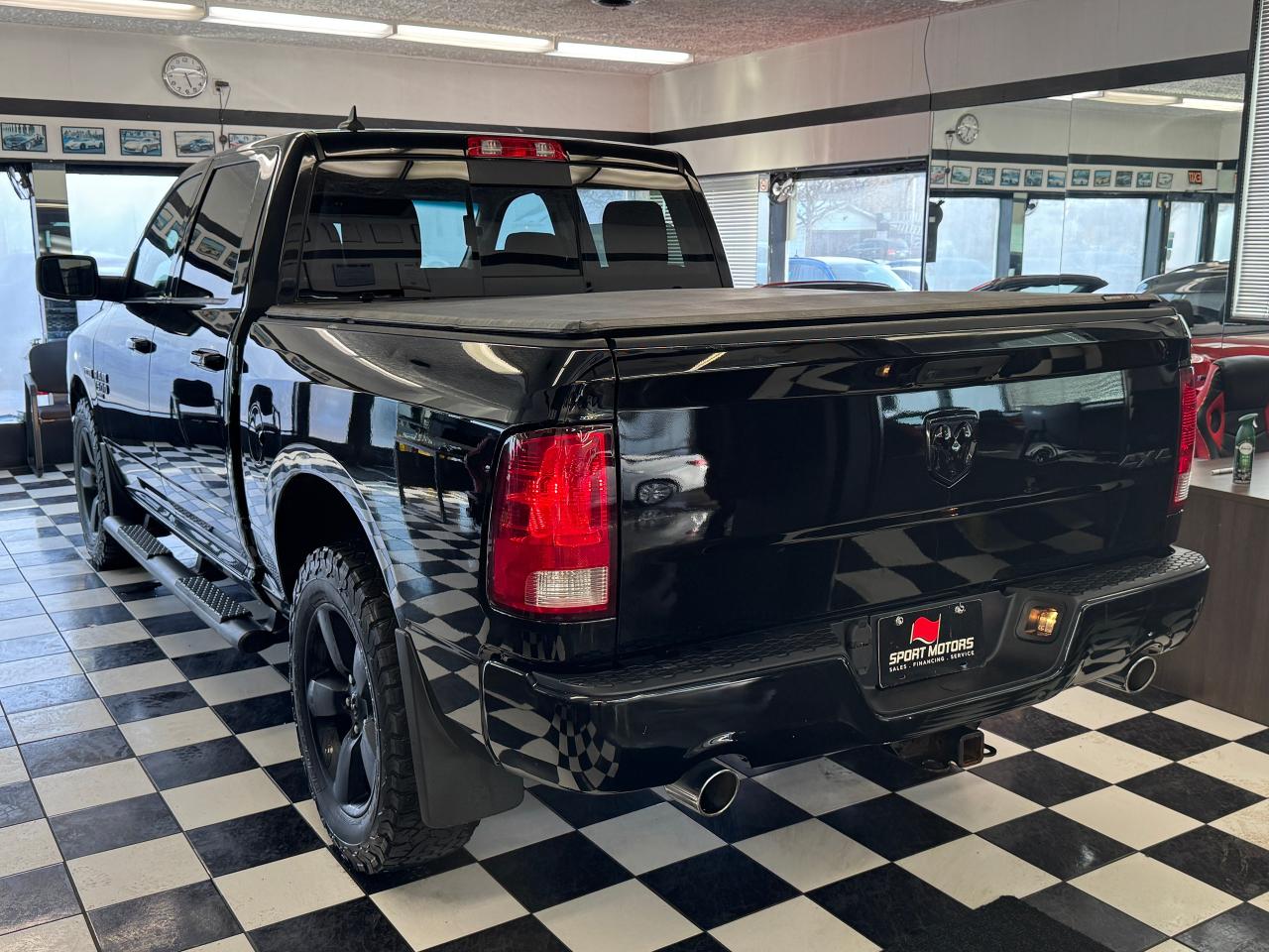 2019 RAM 1500 Classic SLT Black PKG+Roof+Remote Start+CLEAN CARFAX - Photo #10