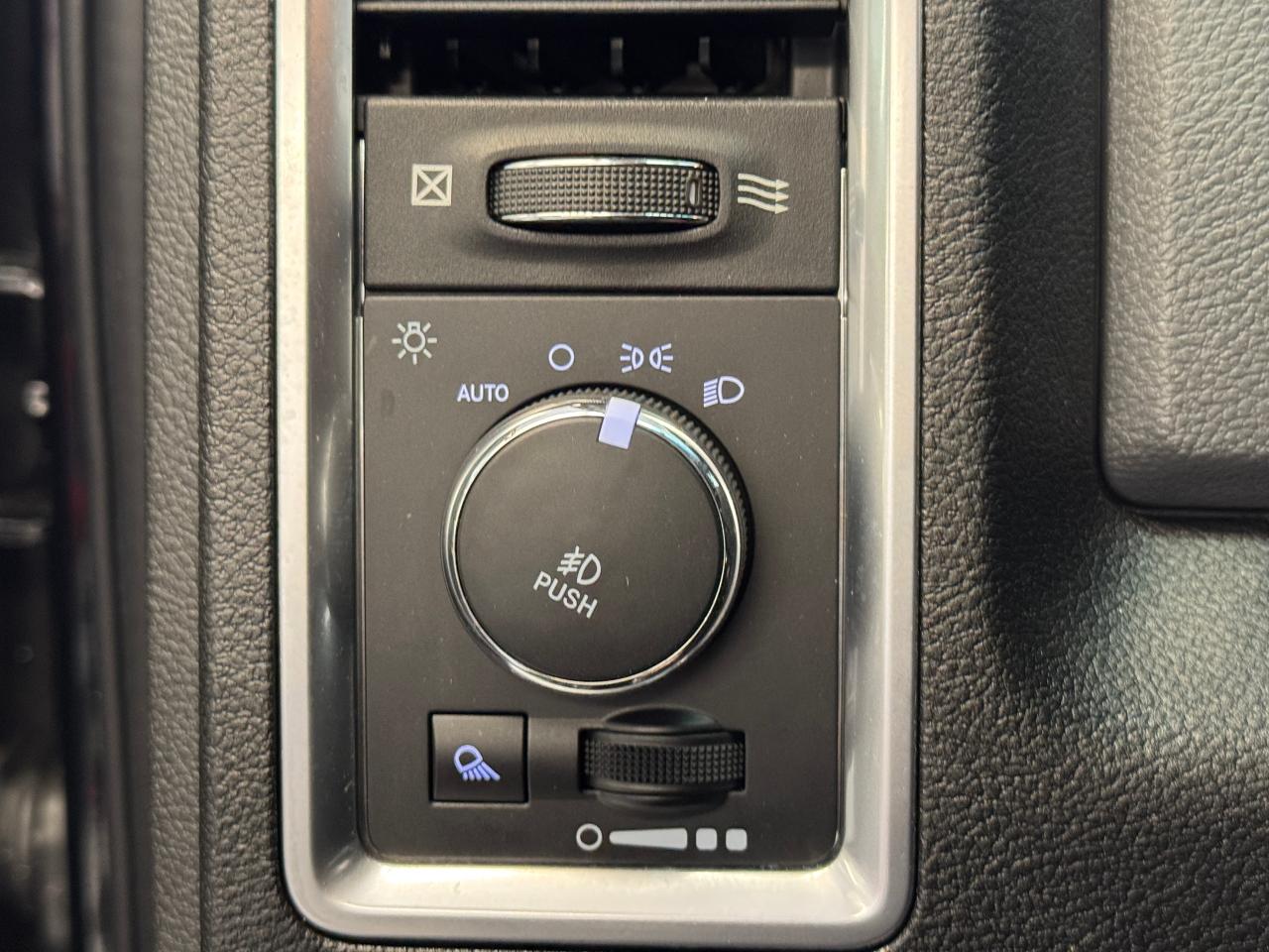 2019 RAM 1500 Classic SLT Black PKG+Roof+Remote Start+CLEAN CARFAX - Photo #47