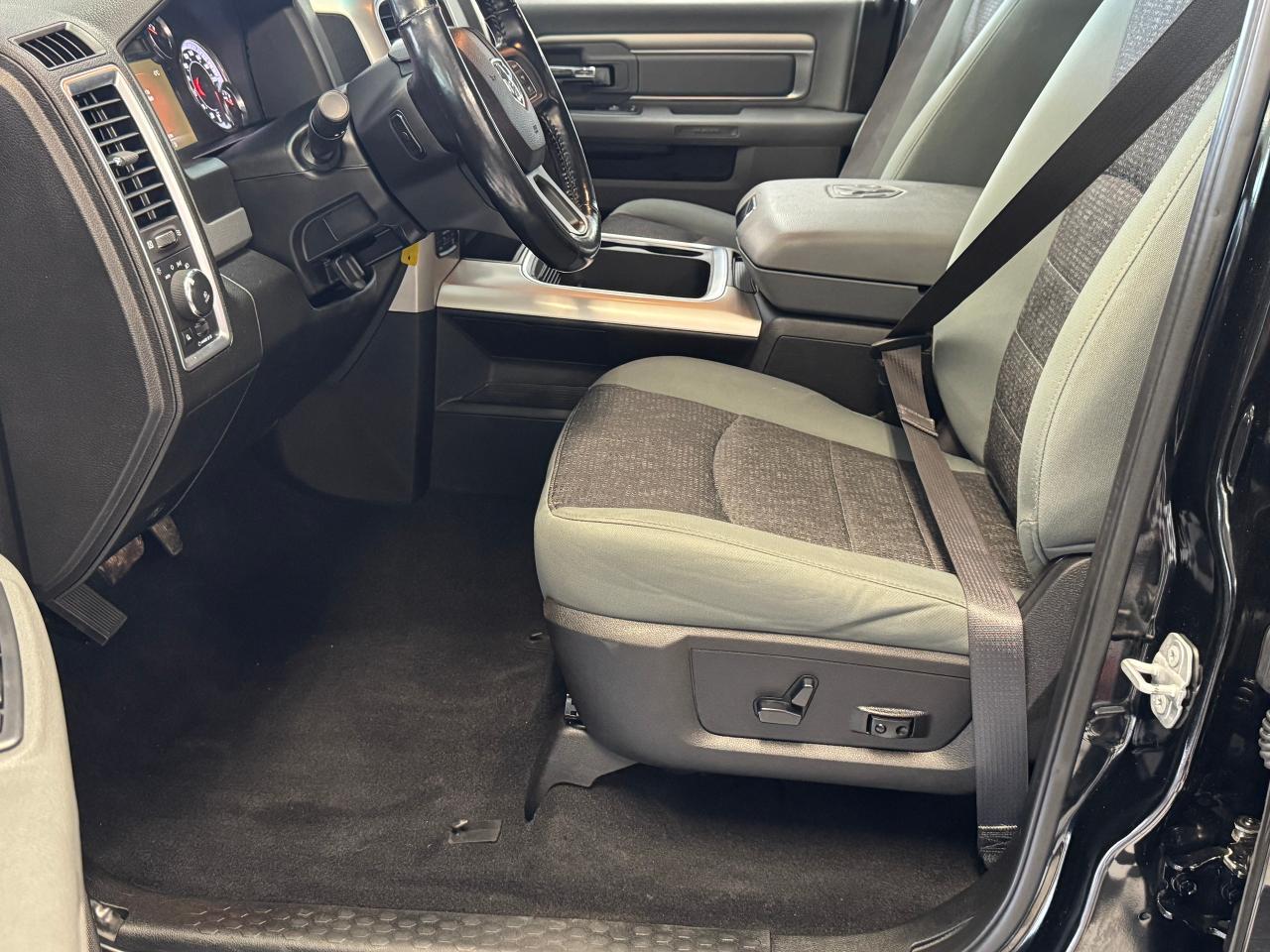 2019 RAM 1500 Classic SLT Black PKG+Roof+Remote Start+CLEAN CARFAX - Photo #22
