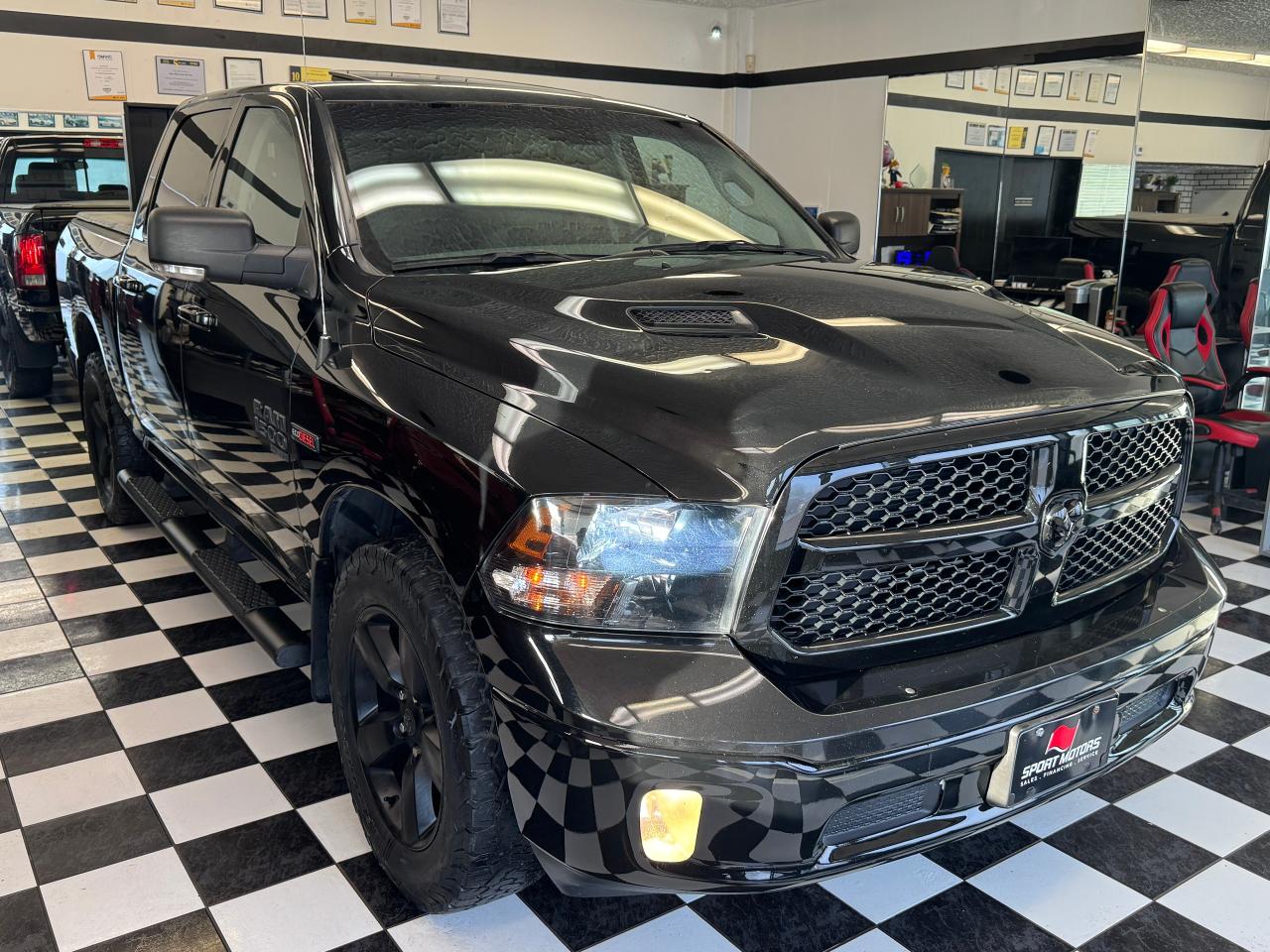 2019 RAM 1500 Classic SLT Black PKG+Roof+Remote Start+CLEAN CARFAX - Photo #12