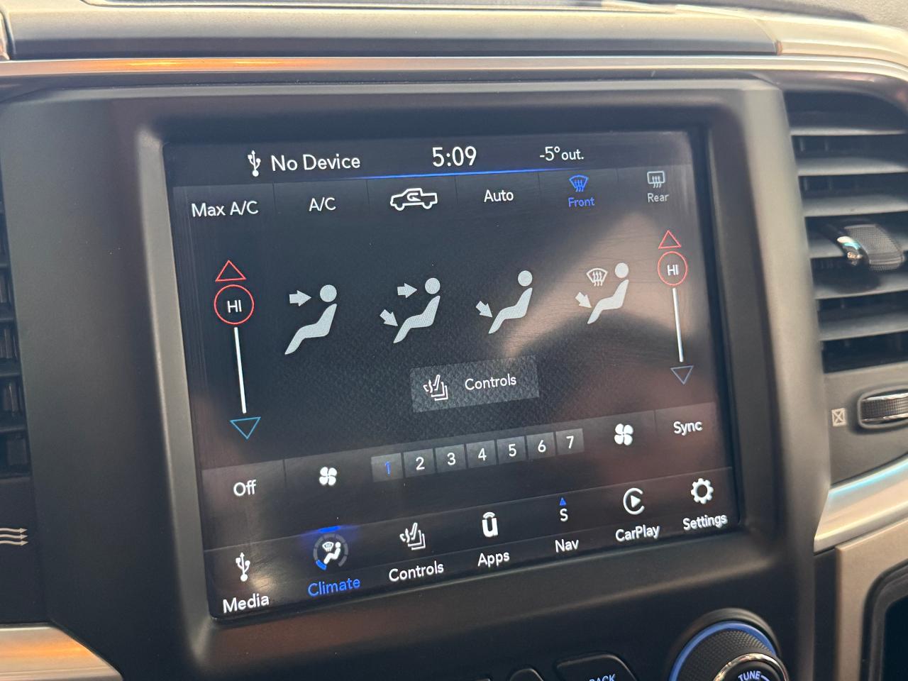 2019 RAM 1500 Classic SLT Black PKG+Roof+Remote Start+CLEAN CARFAX - Photo #33