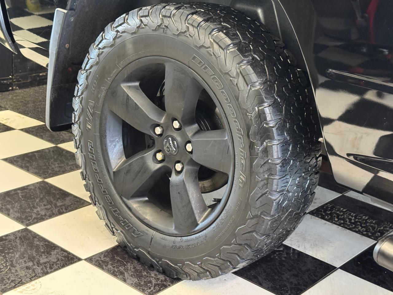 2019 RAM 1500 Classic SLT Black PKG+Roof+Remote Start+CLEAN CARFAX - Photo #53