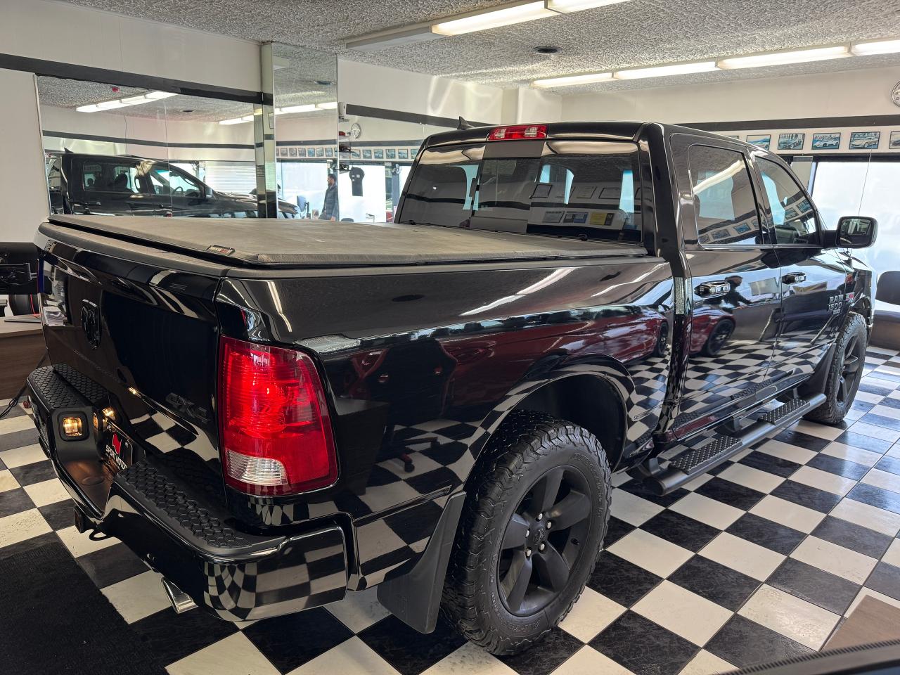 2019 RAM 1500 Classic SLT Black PKG+Roof+Remote Start+CLEAN CARFAX - Photo #11
