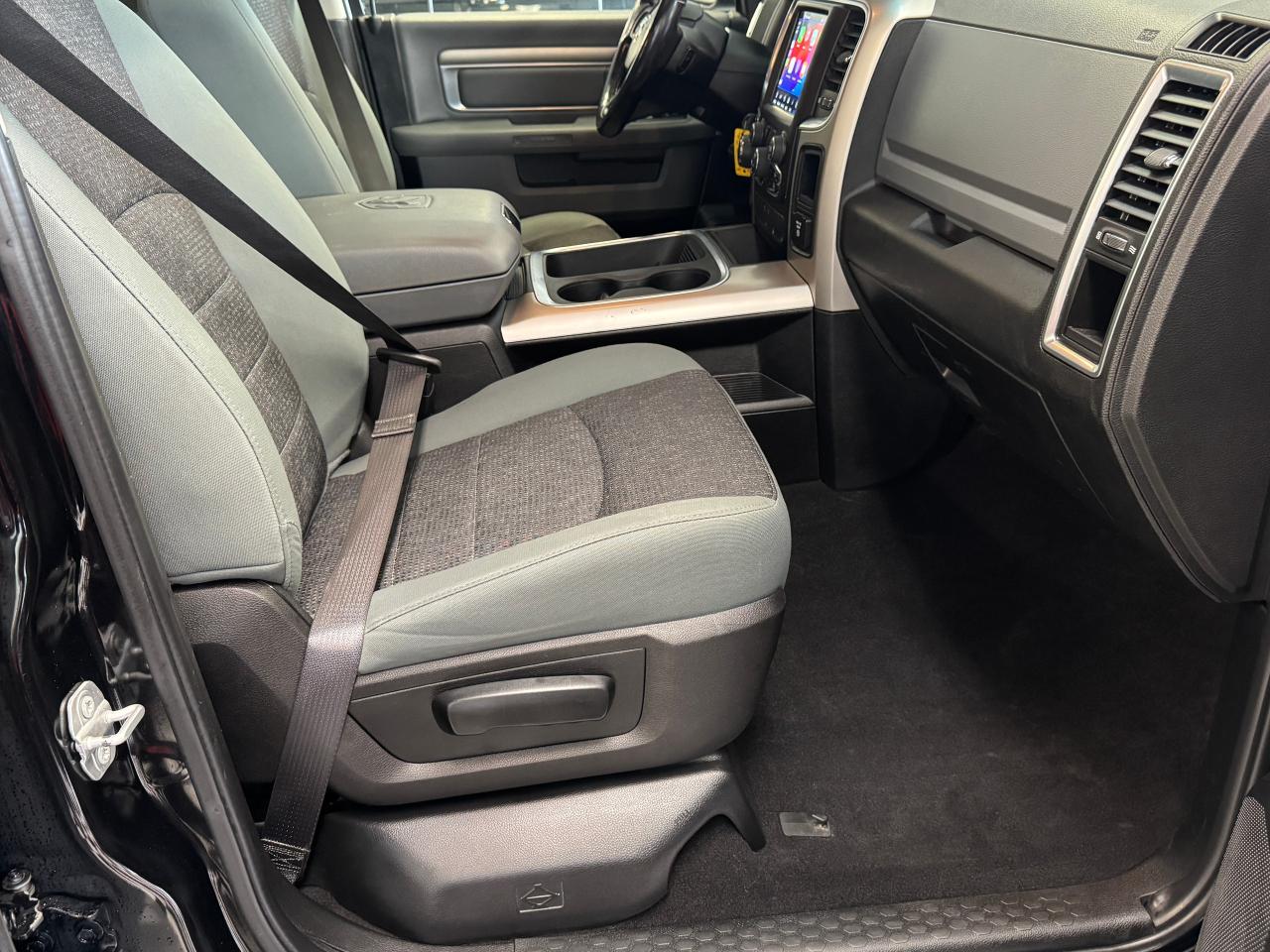 2019 RAM 1500 Classic SLT Black PKG+Roof+Remote Start+CLEAN CARFAX - Photo #25