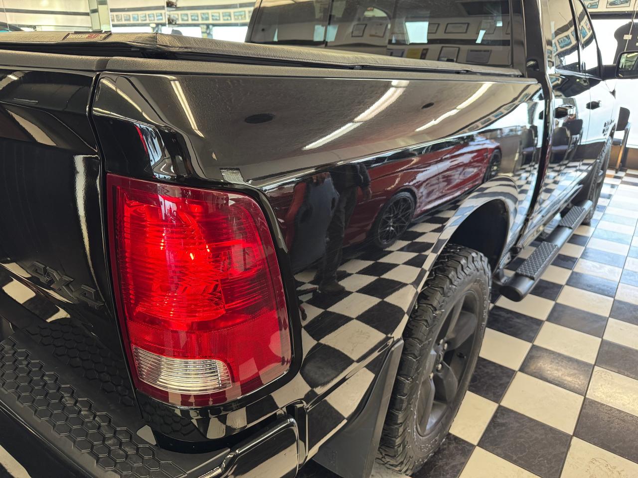 2019 RAM 1500 Classic SLT Black PKG+Roof+Remote Start+CLEAN CARFAX - Photo #42