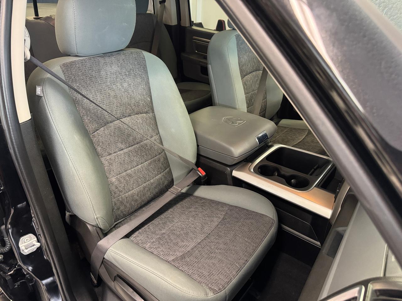 2019 RAM 1500 Classic SLT Black PKG+Roof+Remote Start+CLEAN CARFAX - Photo #26